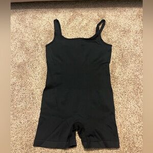 Athletic body suit
